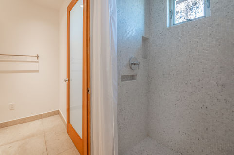 905 E Pine ES-7801265