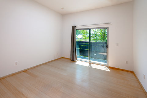 905 E Pine ES-7801269