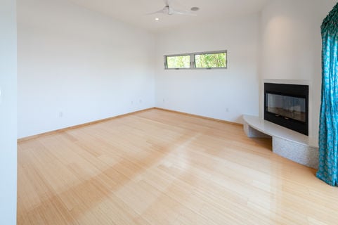 905 E Pine ES-7801318