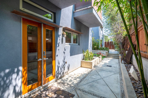 905 E Pine ES-7801327