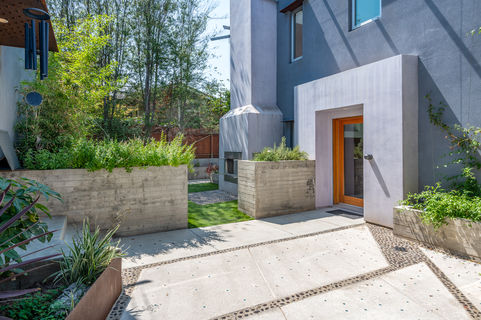 905 E Pine ES-7801337