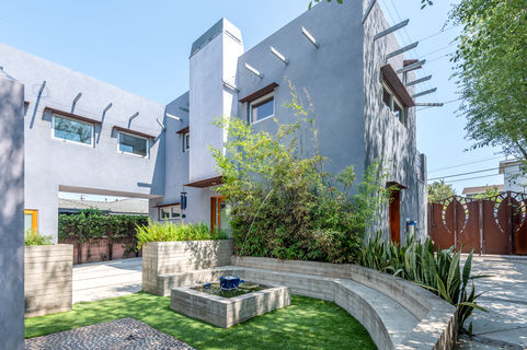 905 E Pine ES-7801358