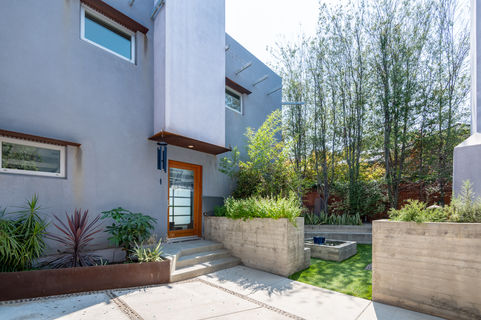 905 E Pine ES-7801366