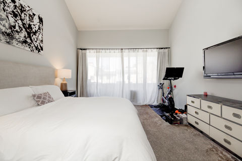 2323 S Bentley #301-14