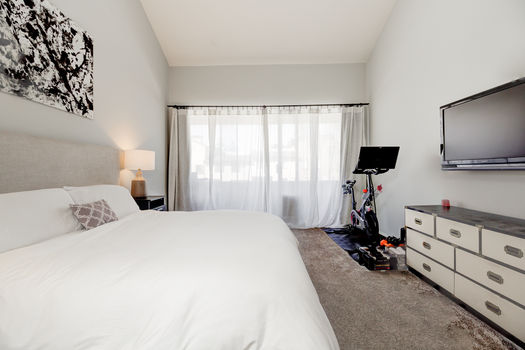 2323 S Bentley #301-14