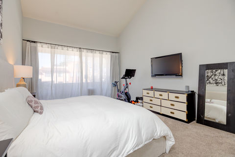 2323 S Bentley #301-15