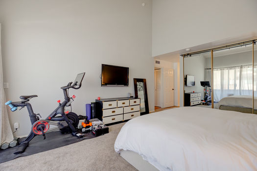 2323 S Bentley #301-17