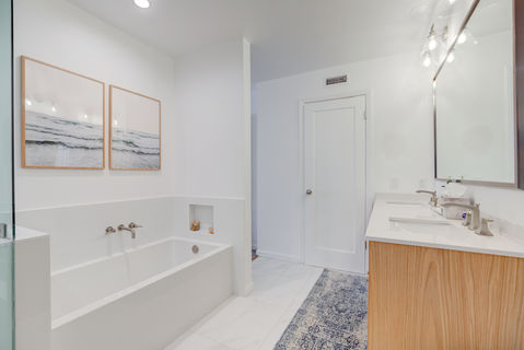 2323 S Bentley #301-22