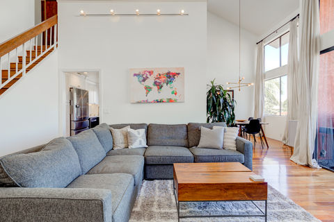 2323 S Bentley #301-27