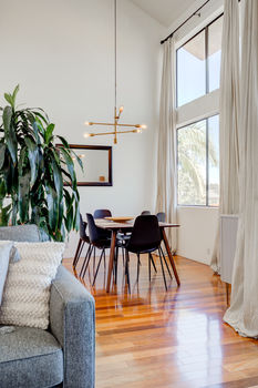 2323 S Bentley #301-28