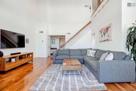 2323 S Bentley #301-32