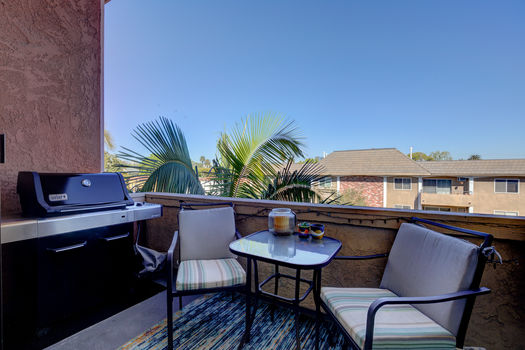 2323 S Bentley #301-33