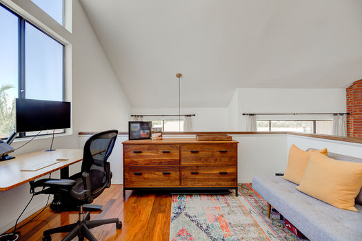 2323 S Bentley #301-51