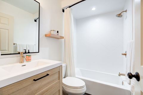 2323 S Bentley #301-9