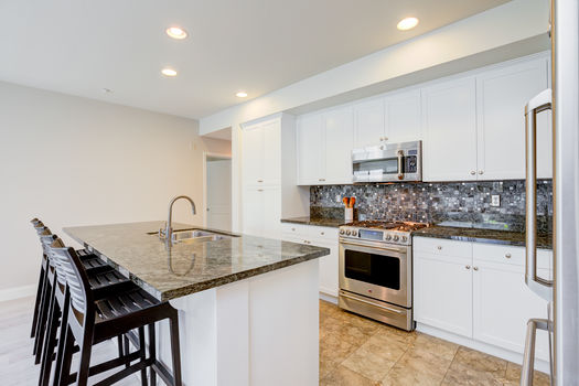 13024 Union Ave #302-4