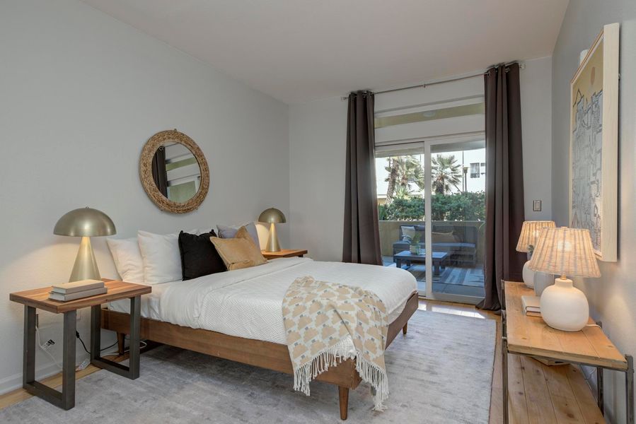 13200 Pacific Promenade-32