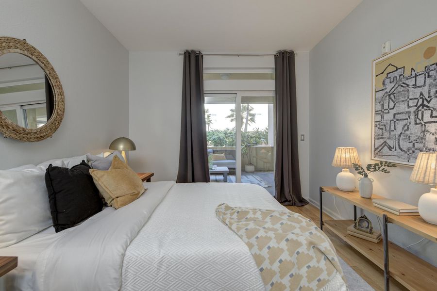 13200 Pacific Promenade-34