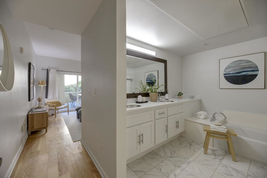 13200 Pacific Promenade-36