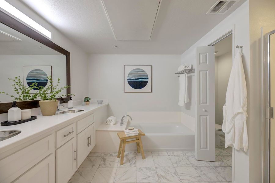 13200 Pacific Promenade-37