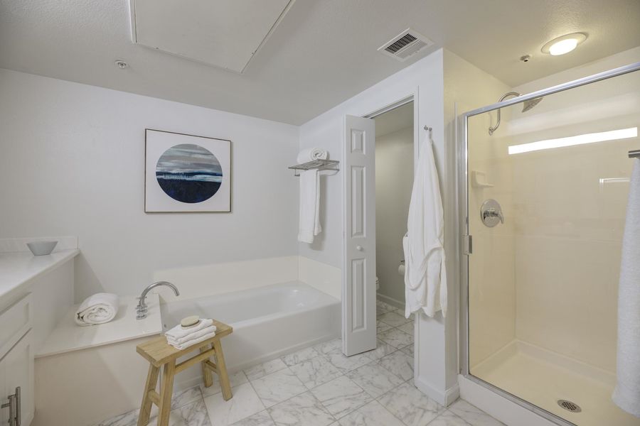 13200 Pacific Promenade-38