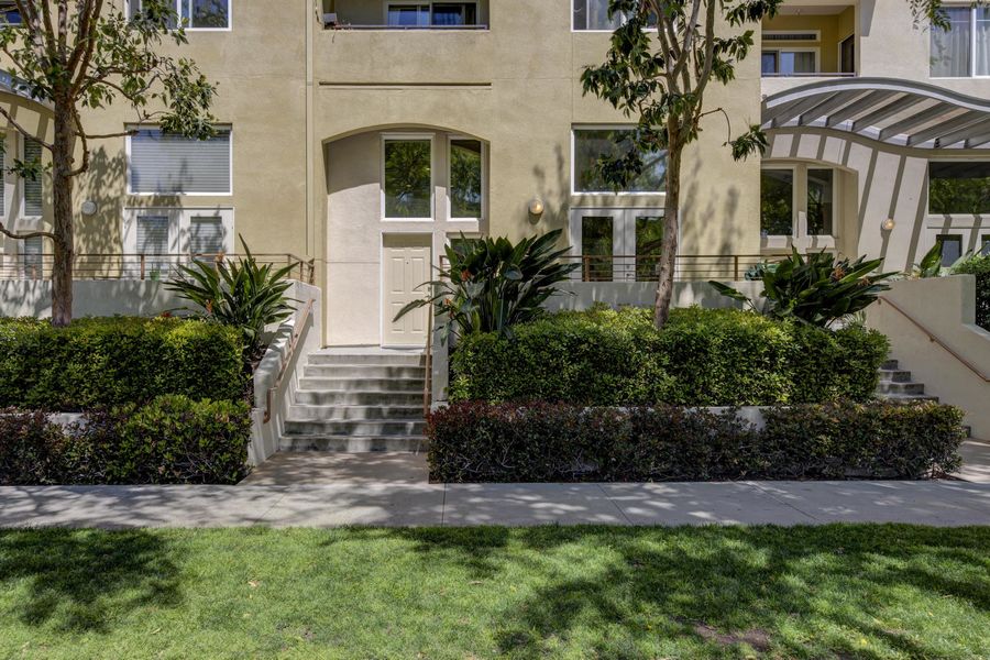 13200 Pacific Promenade-4