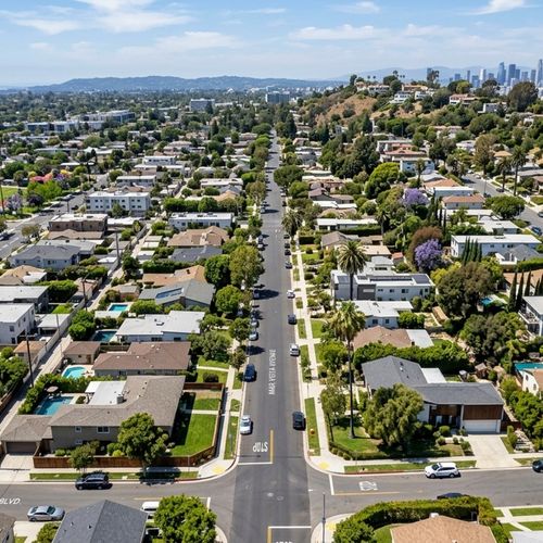 Buying a Home in Mar Vista, Los Angeles: Neighborhoods and Prices in 2026