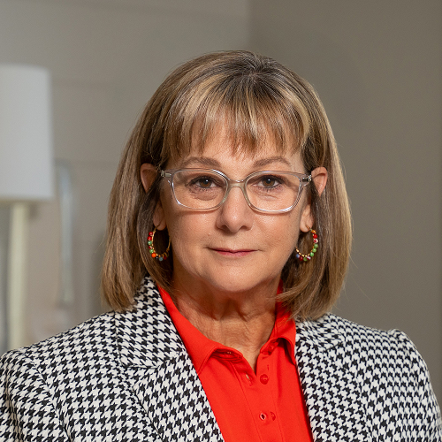 Dana Conrad Headshot-4 2