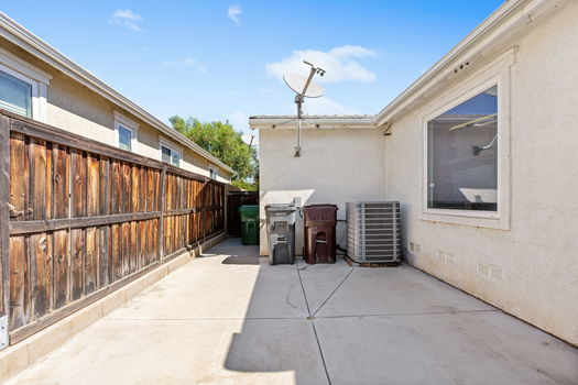 24-web-or-mls-Light Sails 24