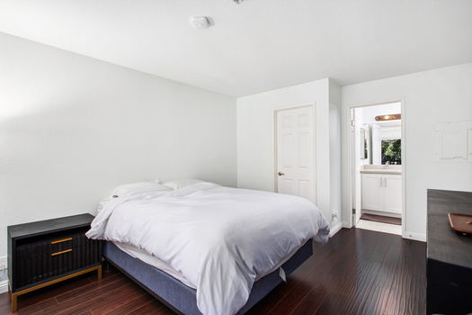 26-web-or-mls-Keller DR 026