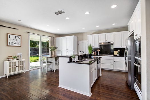 71-web-or-mls-Light sails reshoot 013