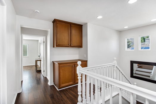 76-web-or-mls-Light sails reshoot 018