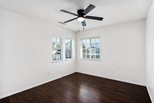 78-web-or-mls-Light sails reshoot 020