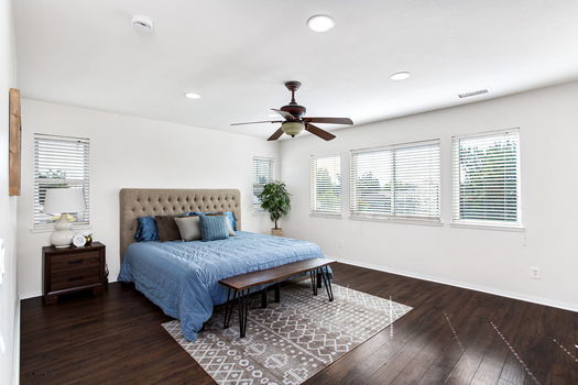 81-web-or-mls-Light sails reshoot 023