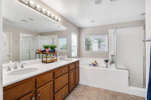 84-web-or-mls-Light sails reshoot 026