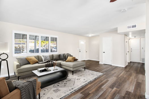 9-web-or-mls-Pinehurst 009 staged