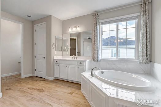 913 Green Mountain Dr Img (29)