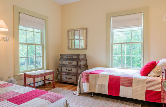 19-web-or-mls-138 Diamond Ave-19
