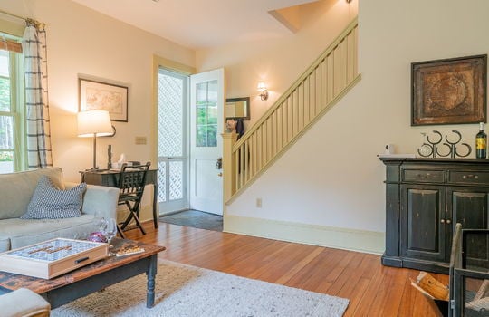 38-web-or-mls-138 Diamond Ave-38