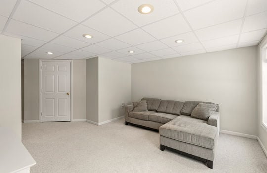 4 solomon dr, windham, me 04062, usa-032