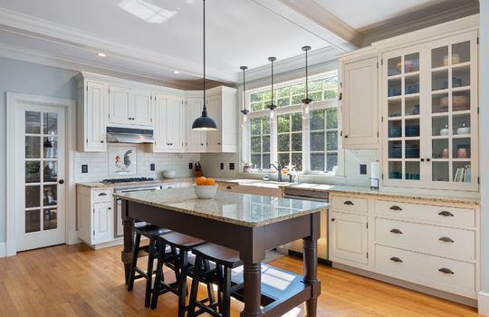 4_Greenview_Dr_050