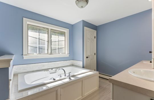 4_Greenview_Dr_137