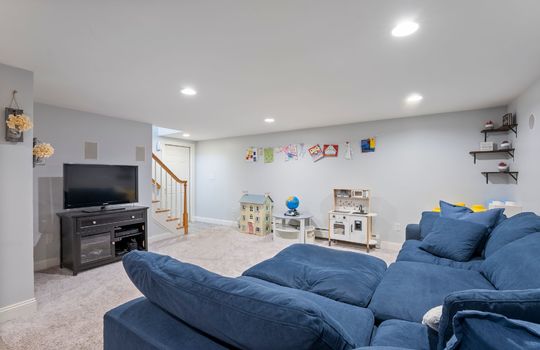 4_Greenview_Dr_170