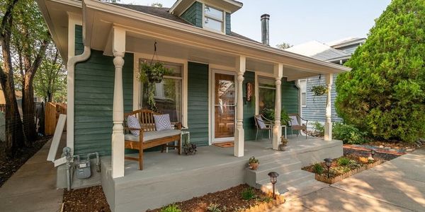 Difference Between Short Sales &amp; Foreclosures?