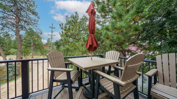 Topeka- Front Deck Alt