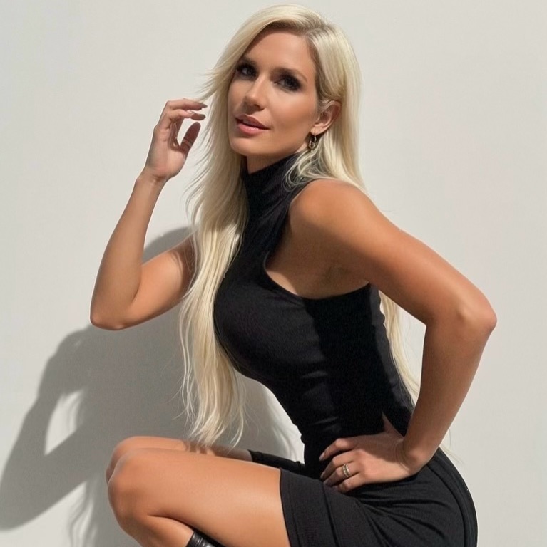 HEAD SHOT - MODELING