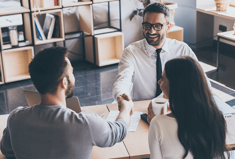 Selling Your Home? Here’s What To Expect From the Closing Process