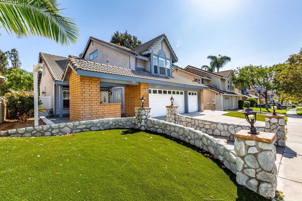 2901 Amber Drive, Corona, CA 92882