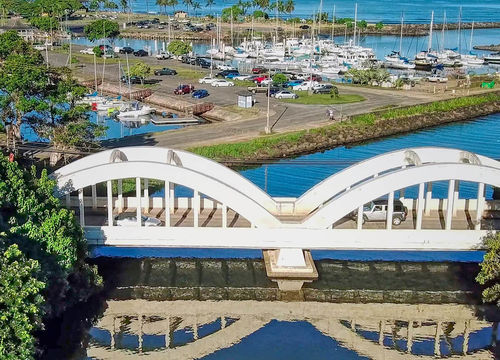 Haleiwa-Bridge-in-Downtown-Haleiwa