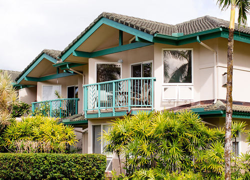 Hawaii-with-lush-greenery
