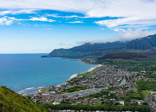 Scenic-views-of-coast-and-mountains-of-Oahu-Hawaii